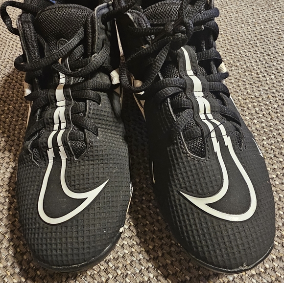 Nike alpha cleats size 4y - Picture 5 of 9